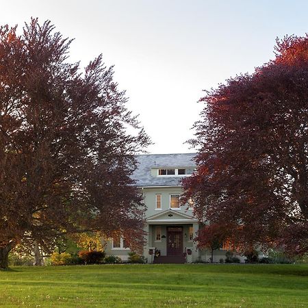 Yale Manor B&B & Yurt Glamping Kültér fotó