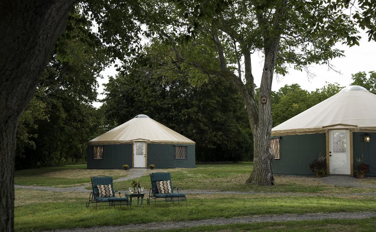 Yale Manor B&B & Yurt Glamping Kültér fotó
